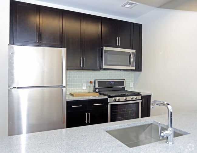 Photo - Montclarion at Bay Street Station