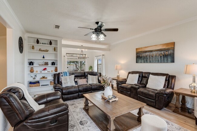 Photo - Beautiful 3-Bedroom home!