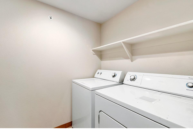 6850 Sharlands Ave Unit V1128