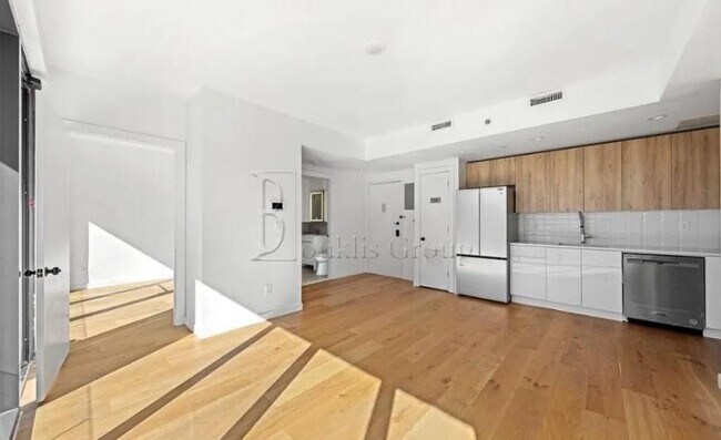 Photo - 2 bedroom in ASTORIA NY 11102 Unit 203