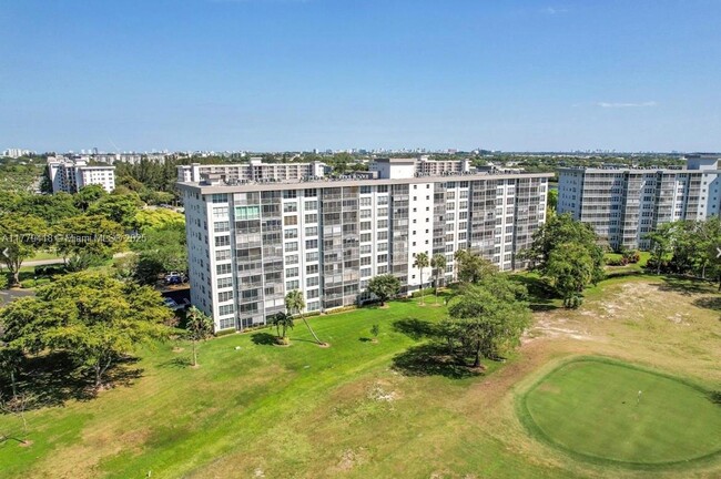 Building Photo - 605 Oaks Dr Unit 203 Rental