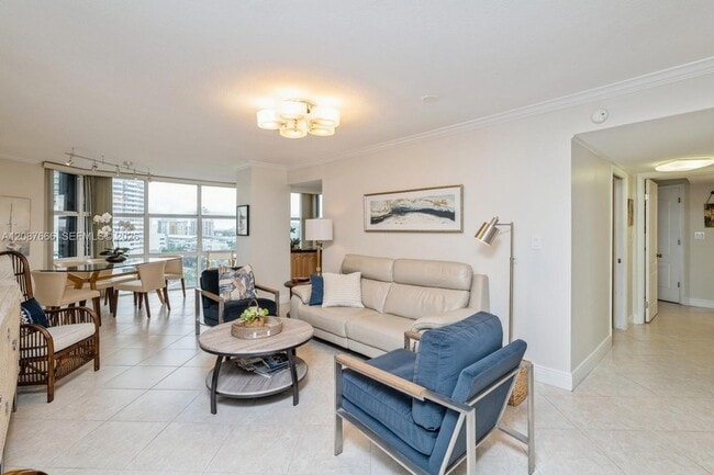 6423 Collins Ave Unit 1201