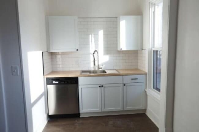 Photo - 1222 Wealthy St SE Unit 1