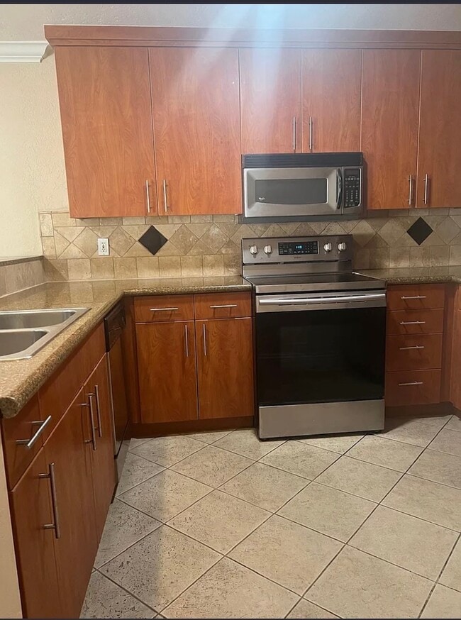 Photo - 7003 Saranac St Unit 105
