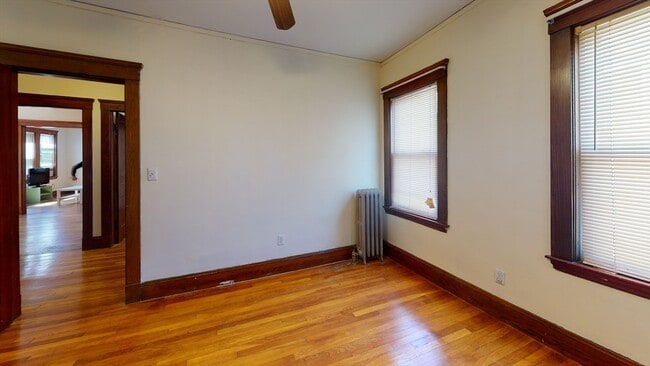 Photo - 47-49-49 Rockwell St Unidad 47