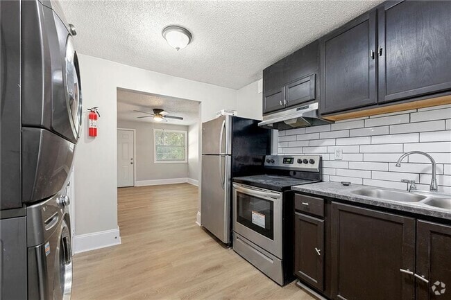 Building Photo - 156 Fairfield Pl NW Rental