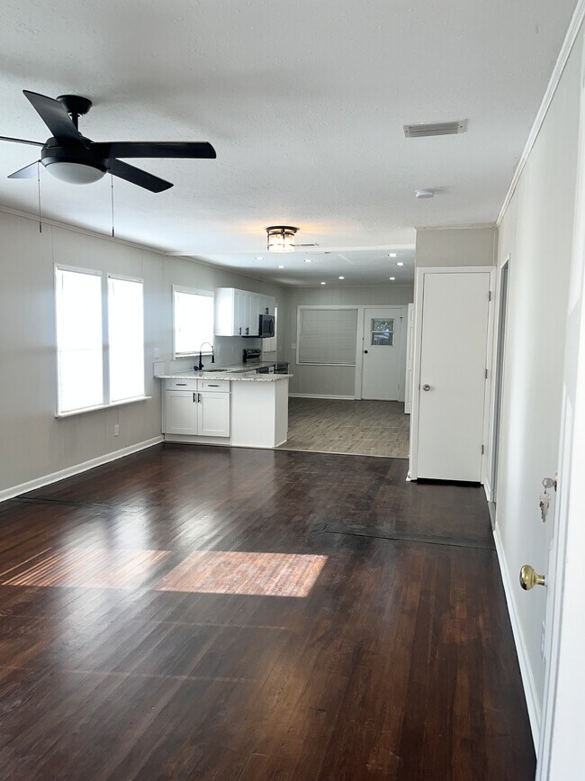 Photo - 1223 Ida St