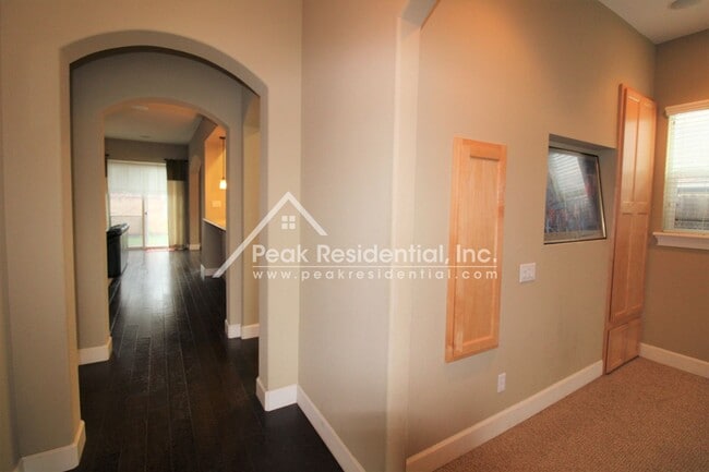 Photo - Very Nice 3bd/2ba With Bonus Room Elk Grove House with 2 Car Garage!