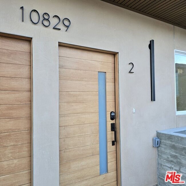 10829 Peach Grove St Unidad 2
