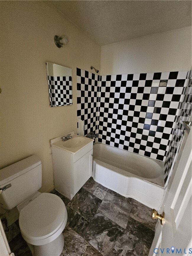 Photo - 1912 Chelsea St