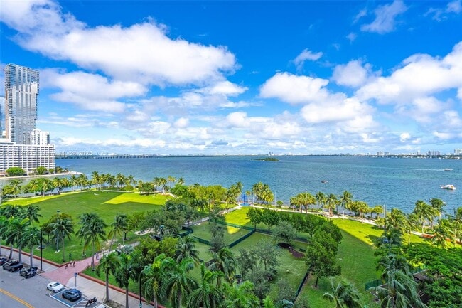 Building Photo - 1800 N Bayshore Dr Unit 901