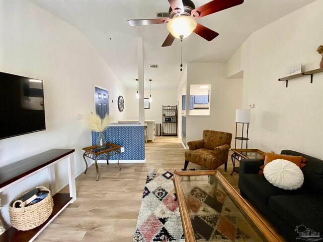 Building Photo - 2299 Scenic Hwy Unit Apt G6