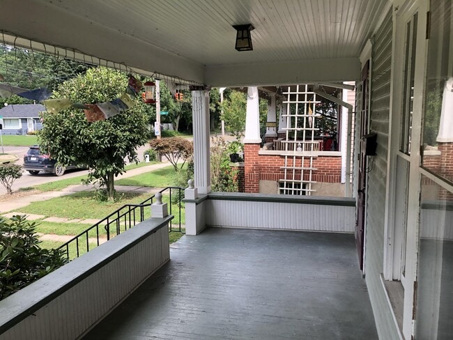 Photo - 313 E State St