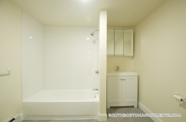 Photo - 501 E Broadway Unit 2