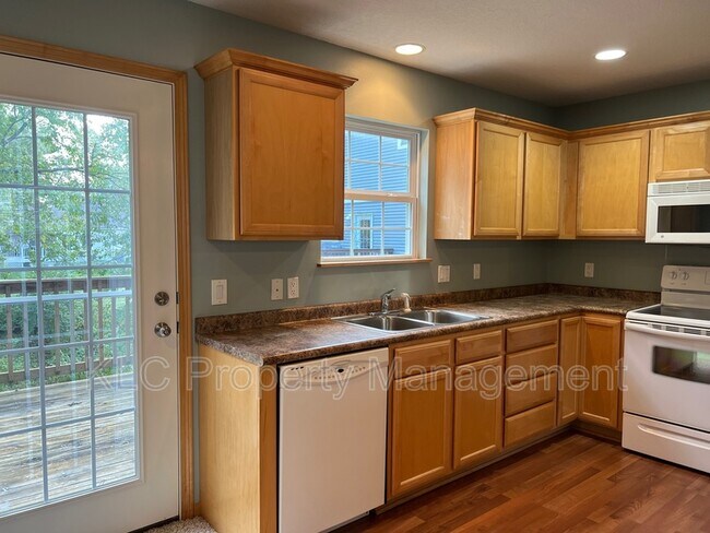 Photo - 5558 Kenton Ln