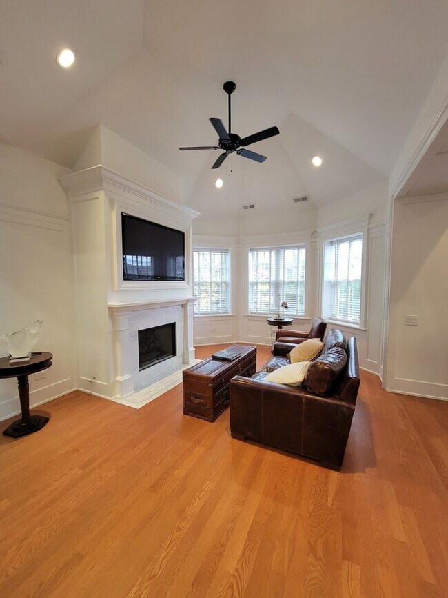 Photo - 746 W Belden Ave Unidad 3