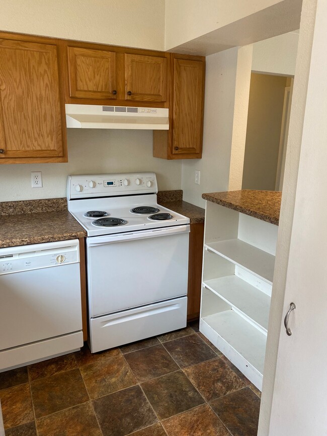Photo - 405 E Thunderbird Dr