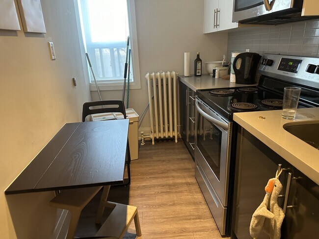 Photo - 595 St Clair Ave W Unit 1