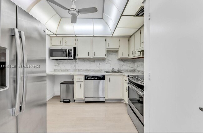 Photo - 4172 Inverrary Dr Unidad 304