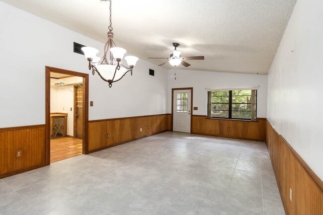 Photo - 9410 7th Ave