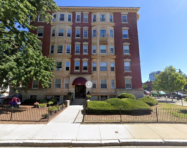Photo - 100 Saint Marys St Unit 4
