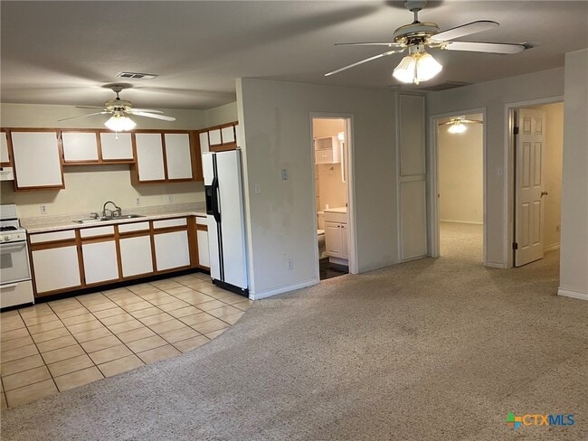 570 Beverly Ln