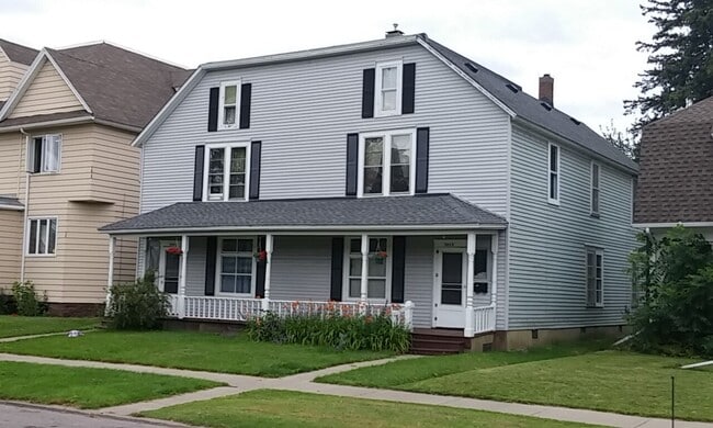 Building Photo - 2015-2015 John Ave Unit 2015 1/2