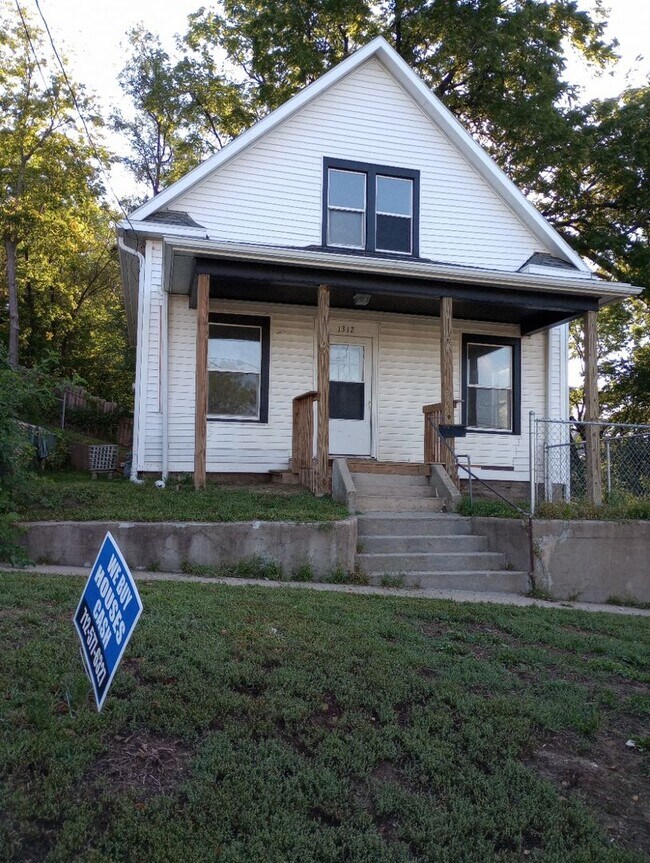 "WE SELL HOUSES ON CONTRACT" PRESENTS 1312... - "WE SELL HOUSES ON CONTRACT" PRESENTS 1312...