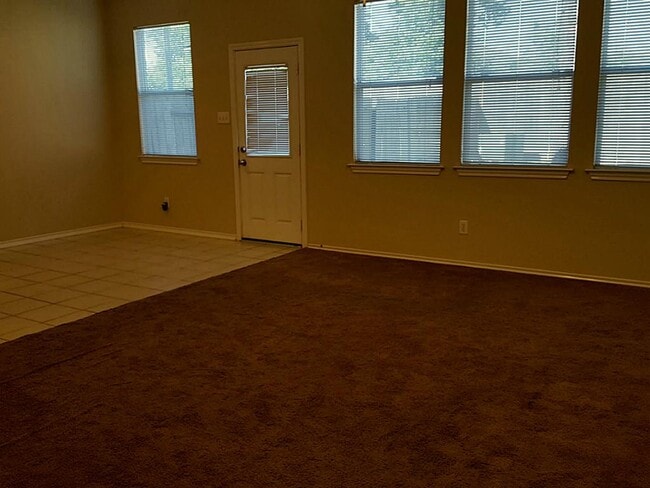 Photo - 111 Gallery Cove Ct