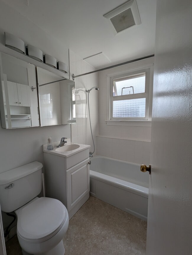 Photo - 1860 Crescent Rd Unit 7