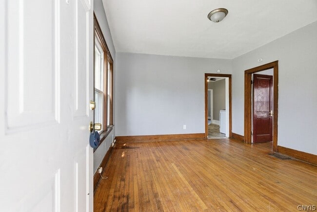 Photo - 122 Putnam St