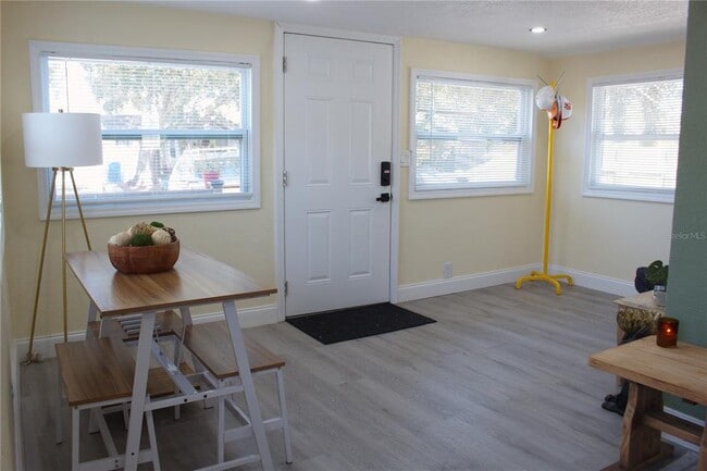 Photo - 5260 8th Ave N