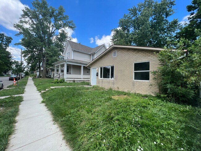 Building Photo - 48-50 N Eureka Ave Unit 48 (All Electric)