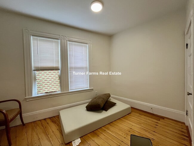 Photo - 374 Centre St Unit 2
