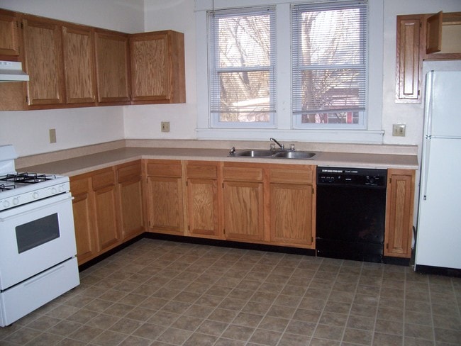 Photo - 501 N Hesperia St