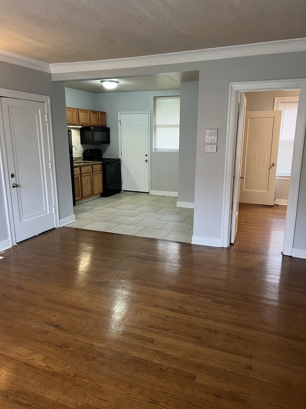 Building Photo - 1238 W 90th St Unit 1E Rental