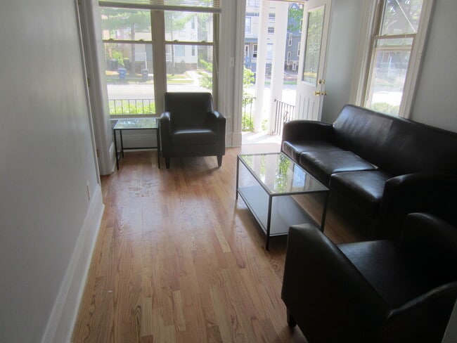 Photo - 922 S State St