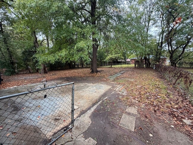 Photo - ** 3 Bed 2 Bath located off Virginia Loop ...