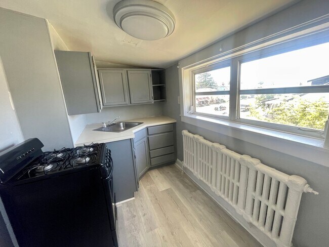 2700 Edgmont Ave Unit B