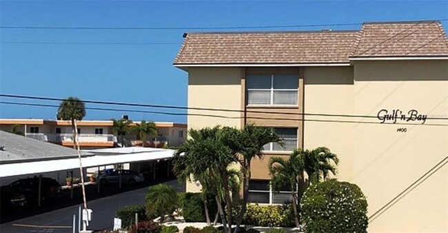 Building Photo - 1400 Tarpon Center Dr Unit 202