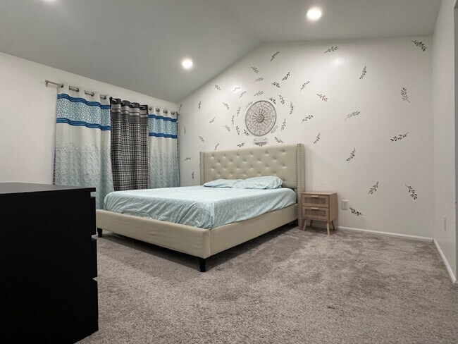 Photo - 403 Harvest Ln