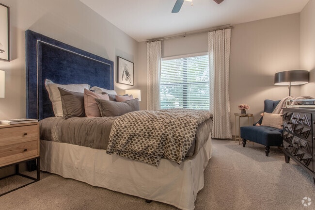2 BR, 2 BA - 1097 SF