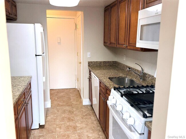 Photo - 505 White Plains Rd Unit 2G