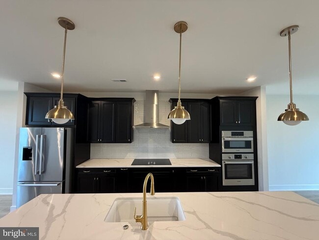 Photo - 13918 Aviation Pl