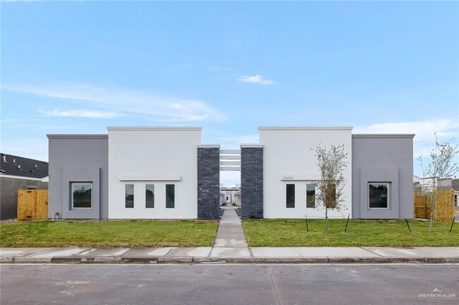 Building Photo - 15 Fuerte Ave