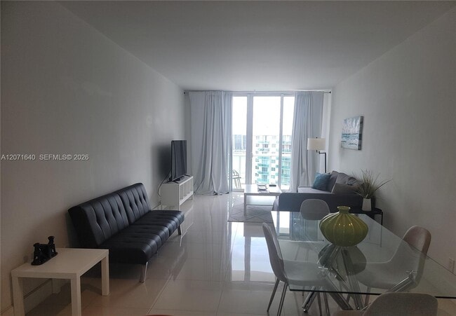 Building Photo - 19380 Collins Ave Unit Ph21