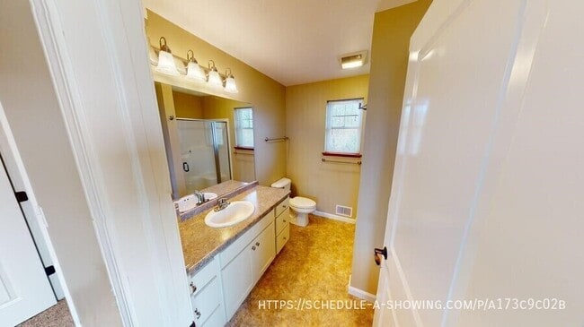 Photo - 1806 N Creek Cir