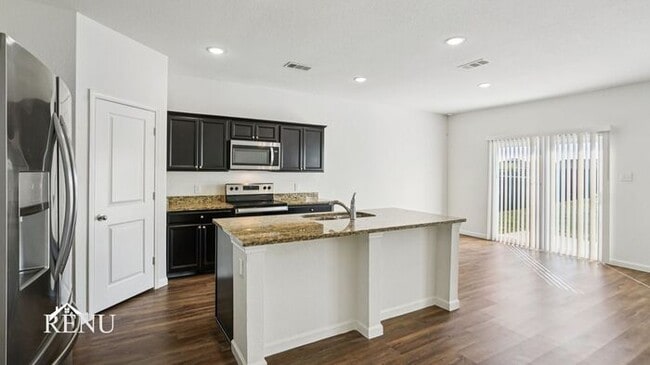 Photo - 758 Oakhurst Dr