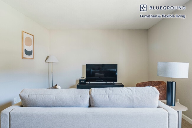 Photo - 1230 E 38th 1/2 St Unidad FL1-ID278