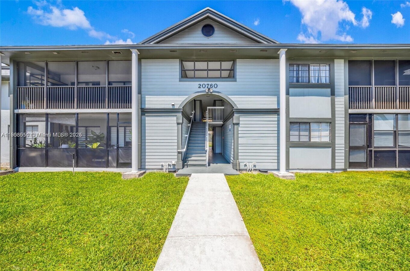 Photo - 20760 NE 4th Ct Unidad 201